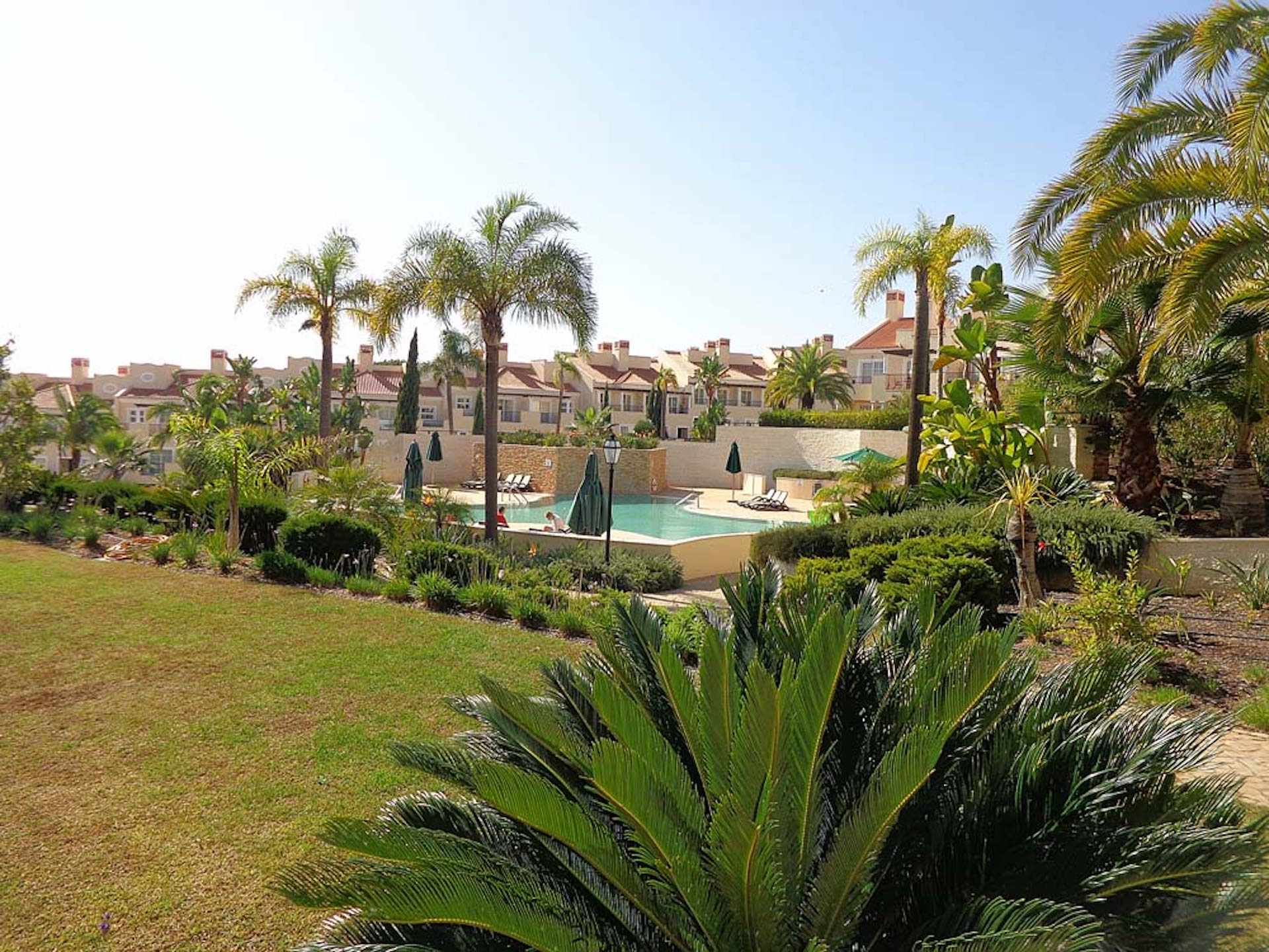 Luxury 4 bedroom townhouses in Palmyra, Vila Sol