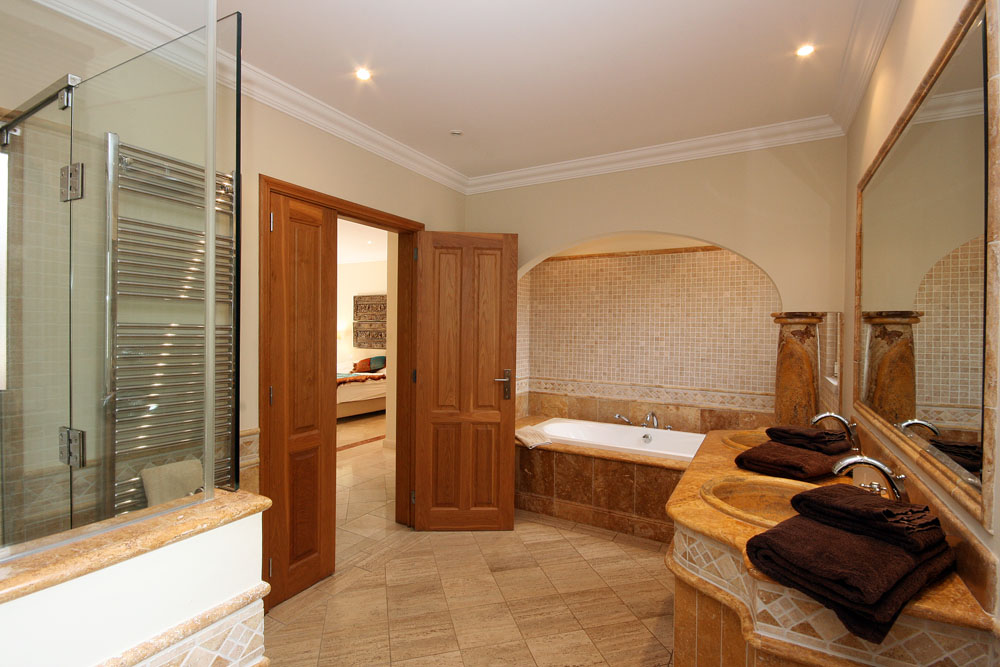 Stunning 4 bedroom villa at Quinta Do Mar