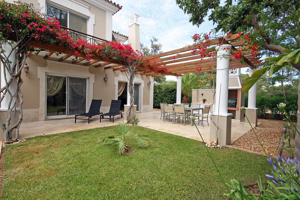 Stunning 4 bedroom villa at Quinta Do Mar