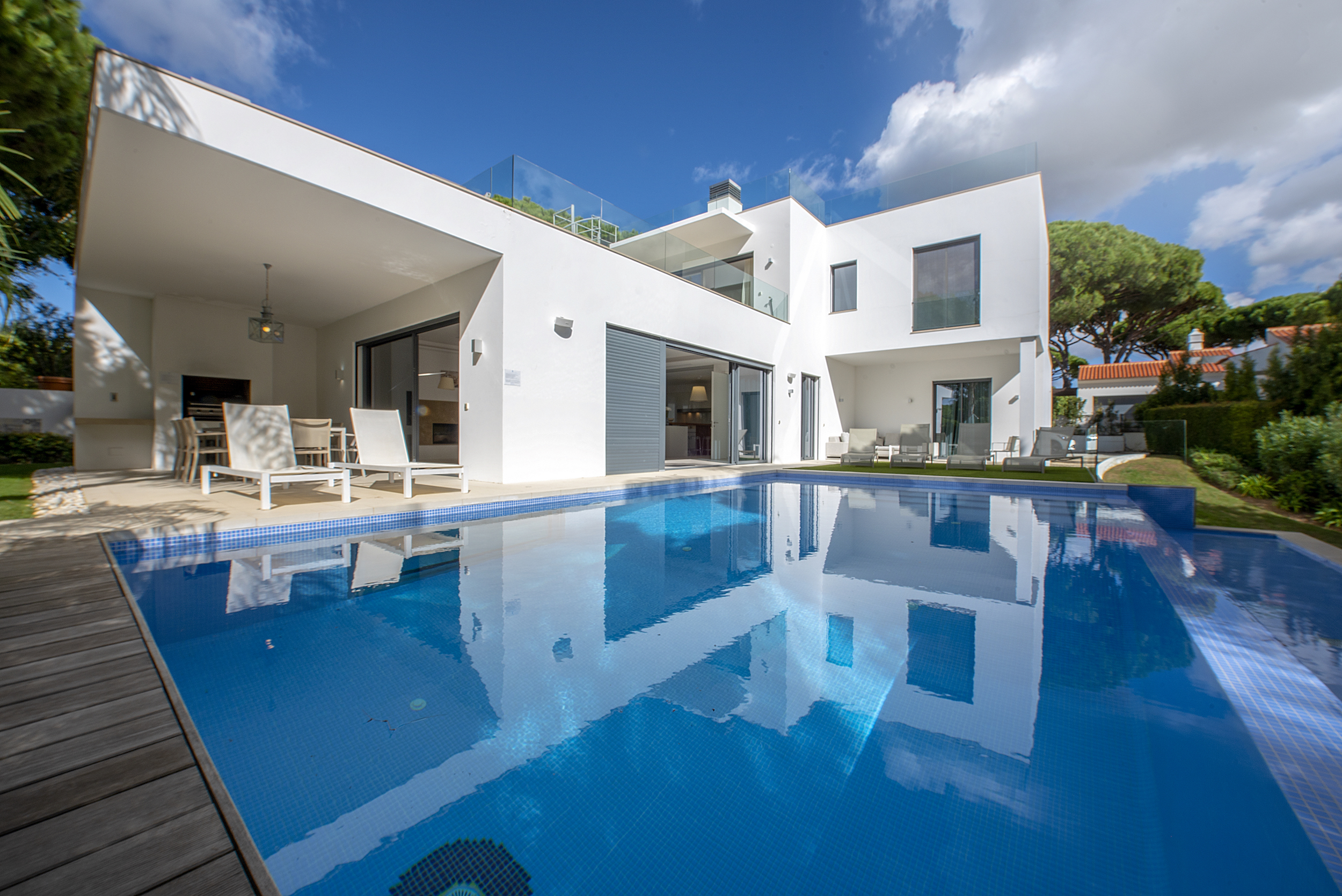 Luxurious five bedroom Vale do Lobo villa