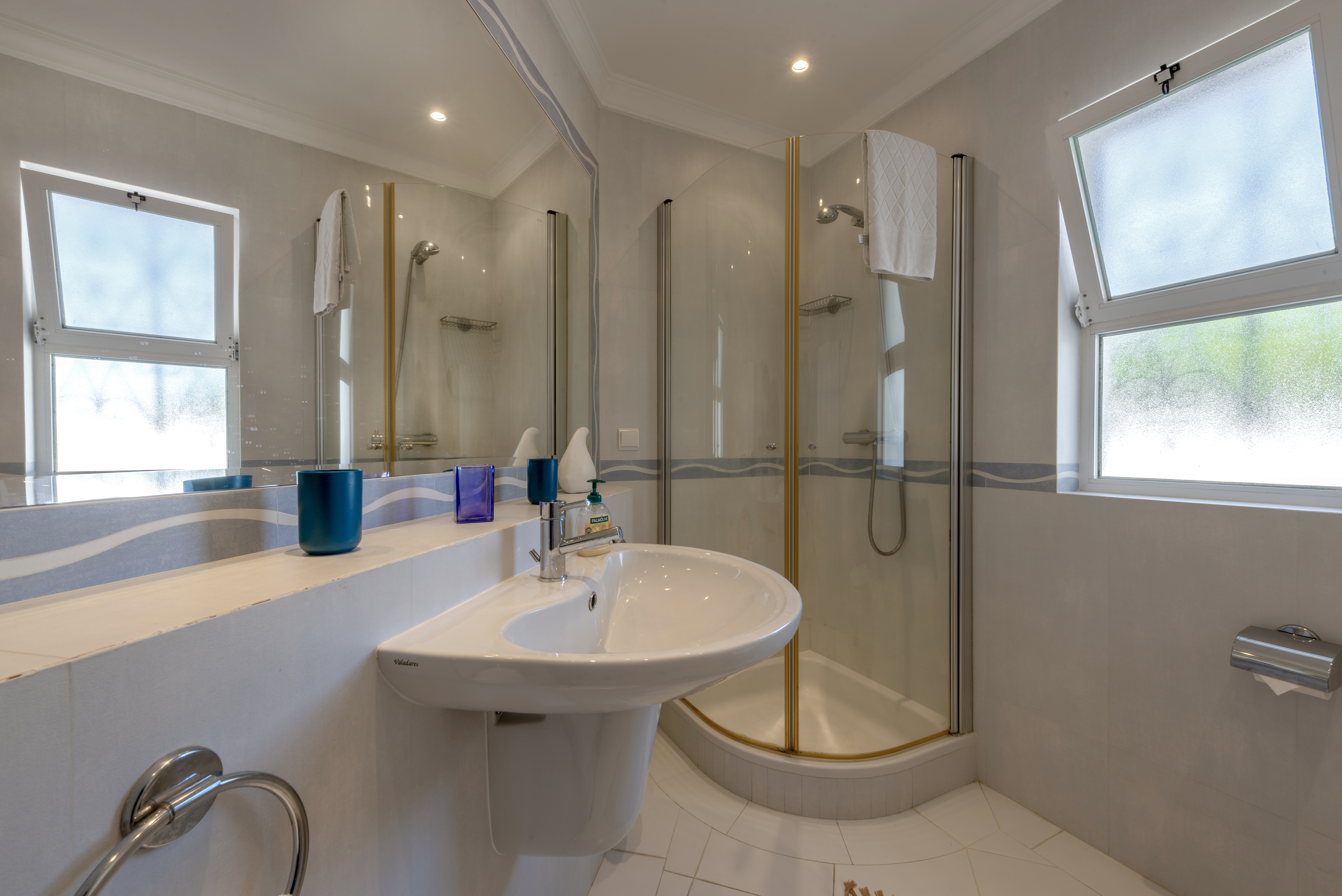 Four bedroom Vale do Garrao villa