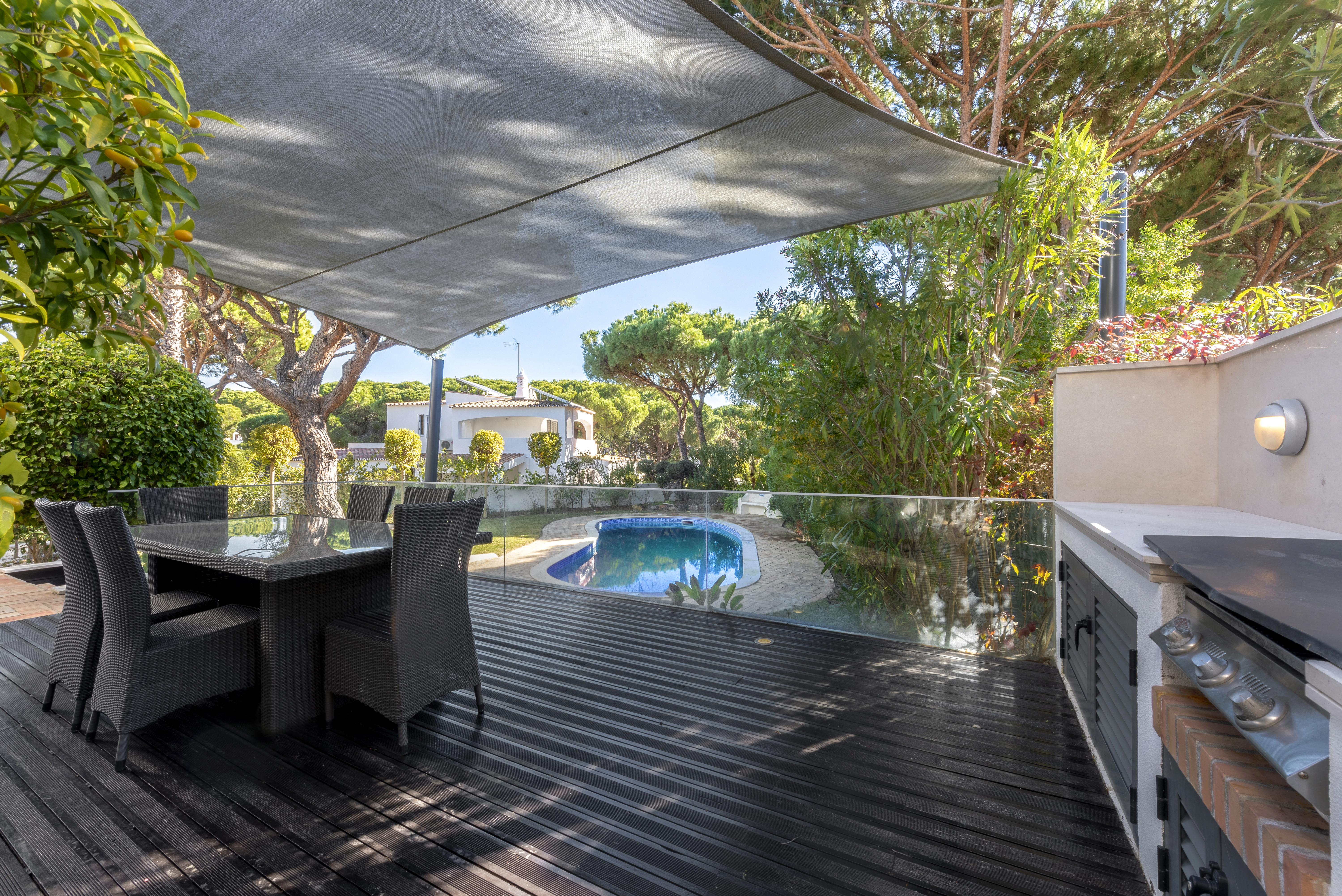 Four bedroom Vale do Garrao villa