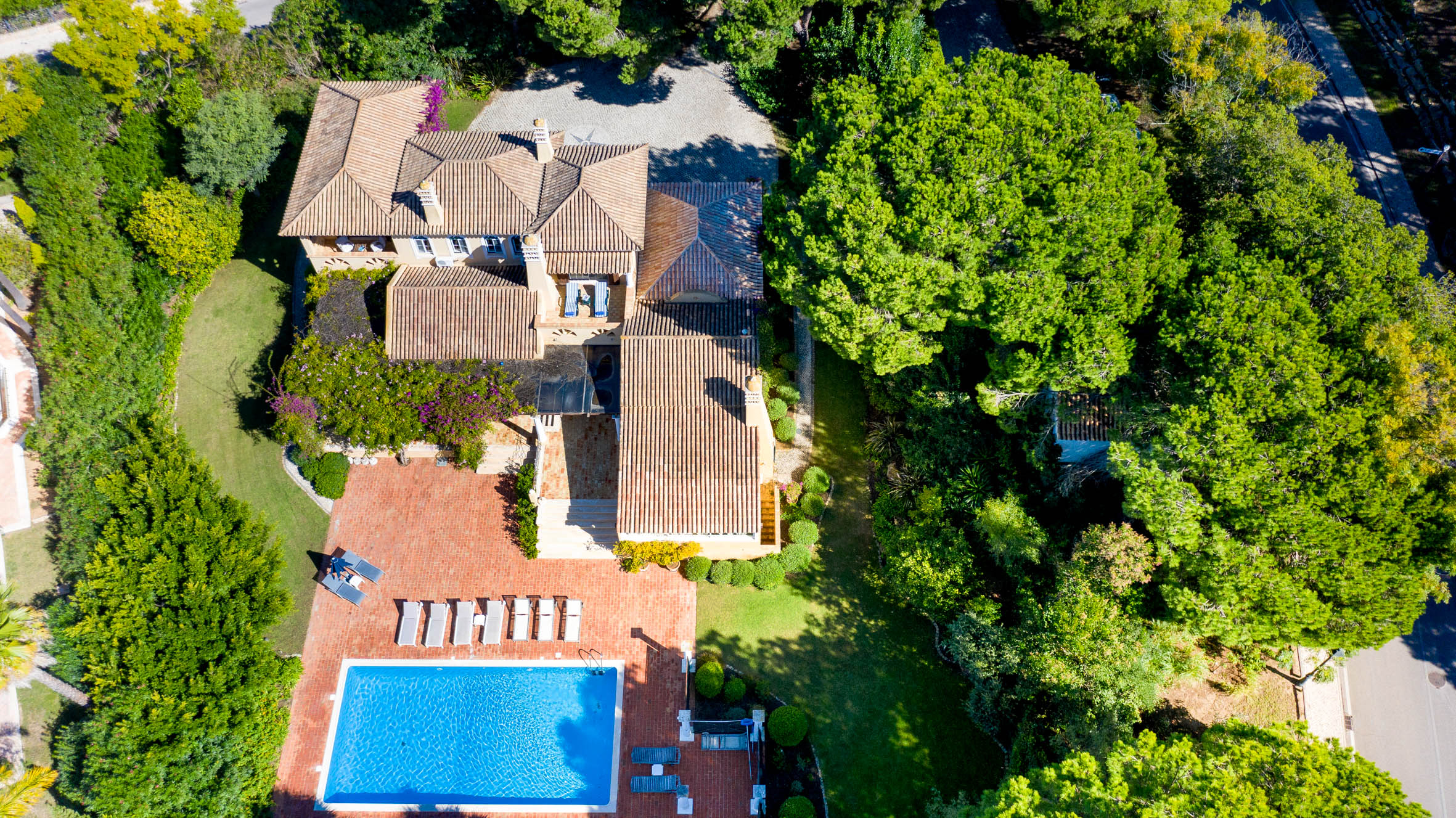 Four bedroom Pinheiros Altos villa