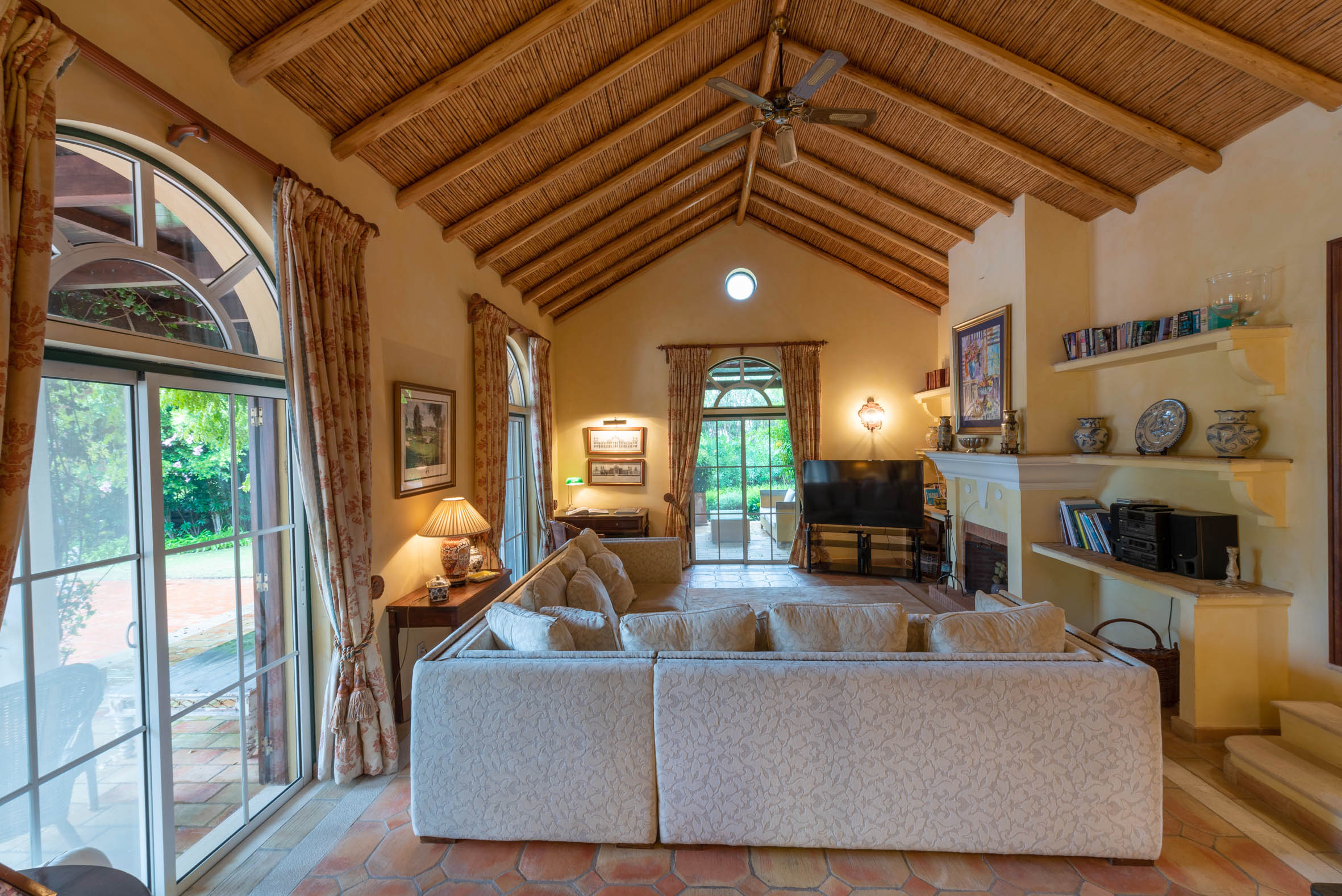 Four bedroom Pinheiros Altos villa