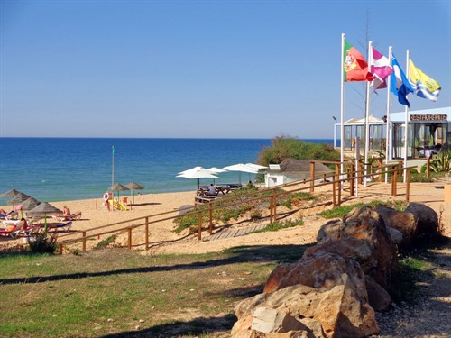 Praia Garrao Beach Restaurants