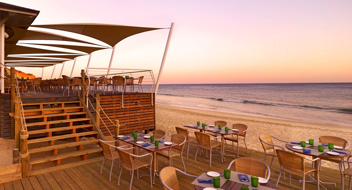 Lux199re 123225 Beach Club Restaurant